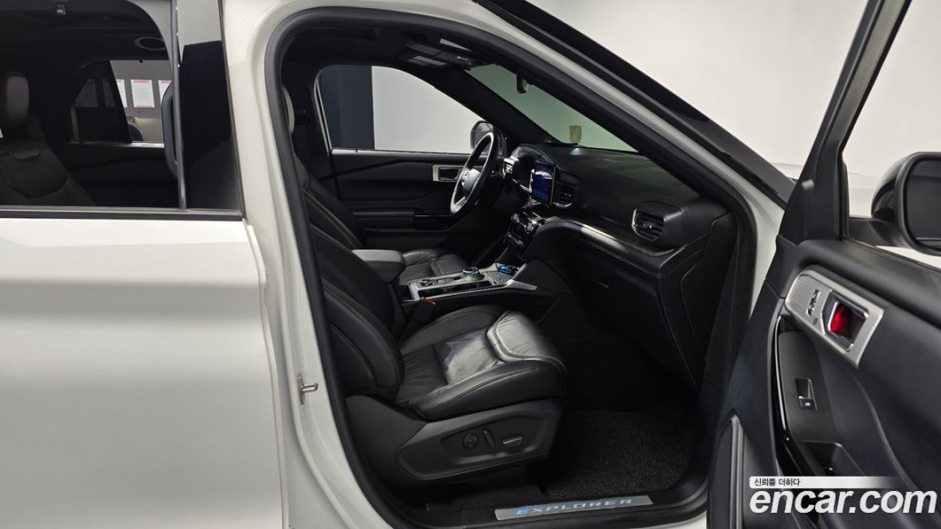 Ford Explorer 3.0 Platinum 4WD, 2023