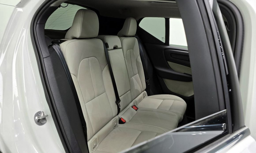 Volvo XC40 B4 Ultra Bright, 2025
