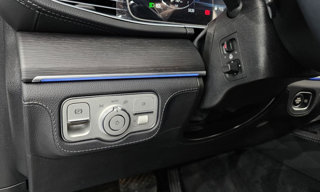 Mercedes-Benz GLE-Class GLE300d 4MATIC, 2024