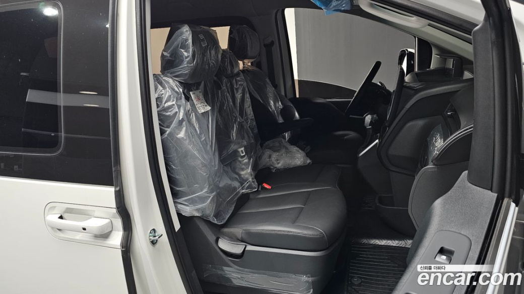 Hyundai Staria Tourer 9-Seater, 2025