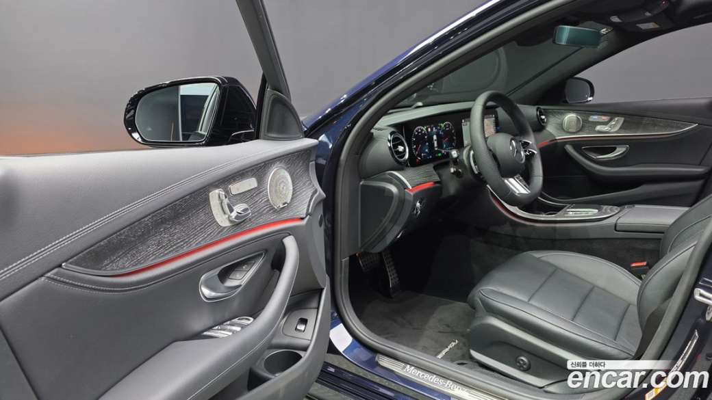 Mercedes-Benz E-Class E350 4MATIC AMG Line, 2023