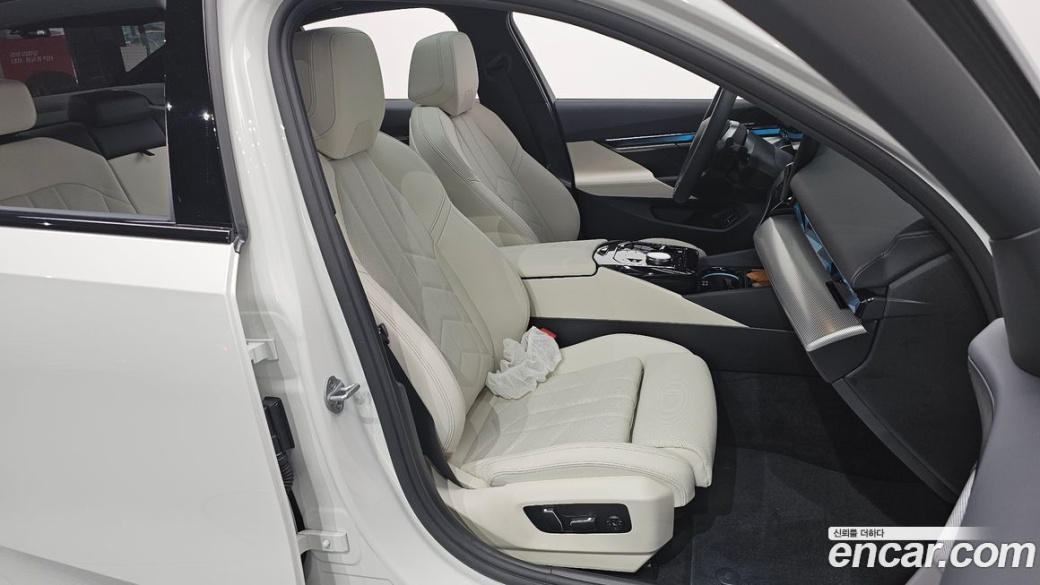 BMW 5-Series 520i M Sport, 2025