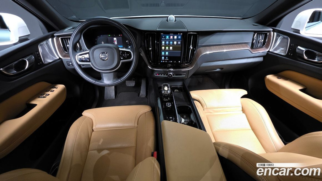Volvo XC60 B6 Inscirtion, 2022