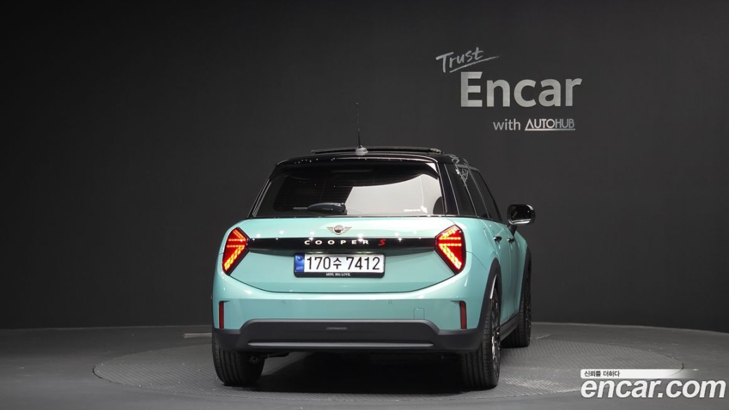 Mini Cooper 5 Door Favoured, 2025