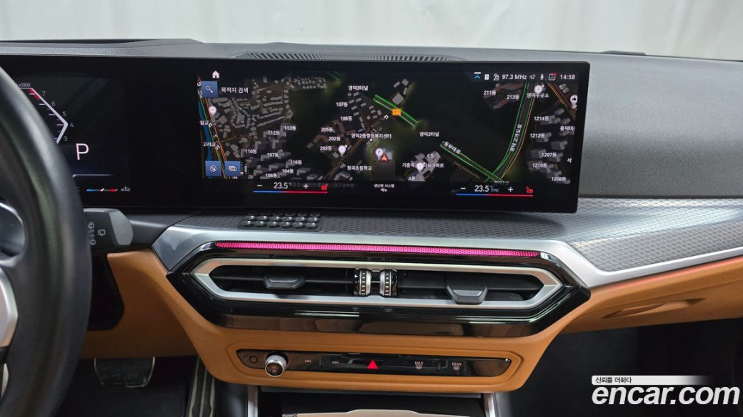 BMW 3-Series 320i Touring M Sports, 2023