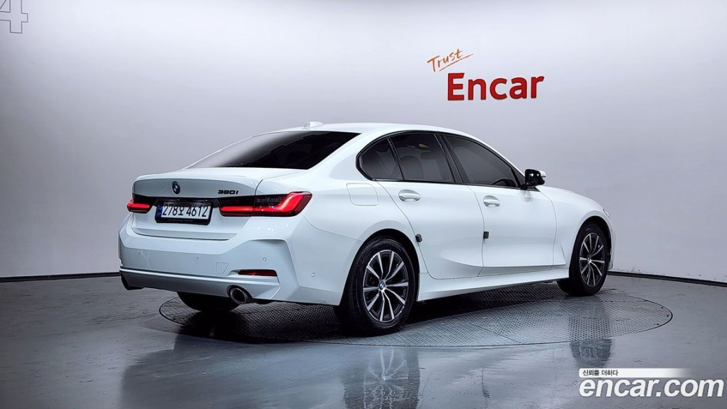 BMW 3-Series 320i, 2023