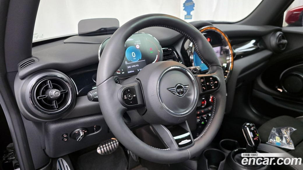 Mini Cooper JCW, 2022