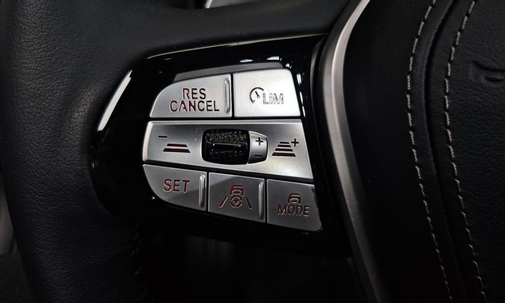 BMW 5-Series 530i Luxury, 2023