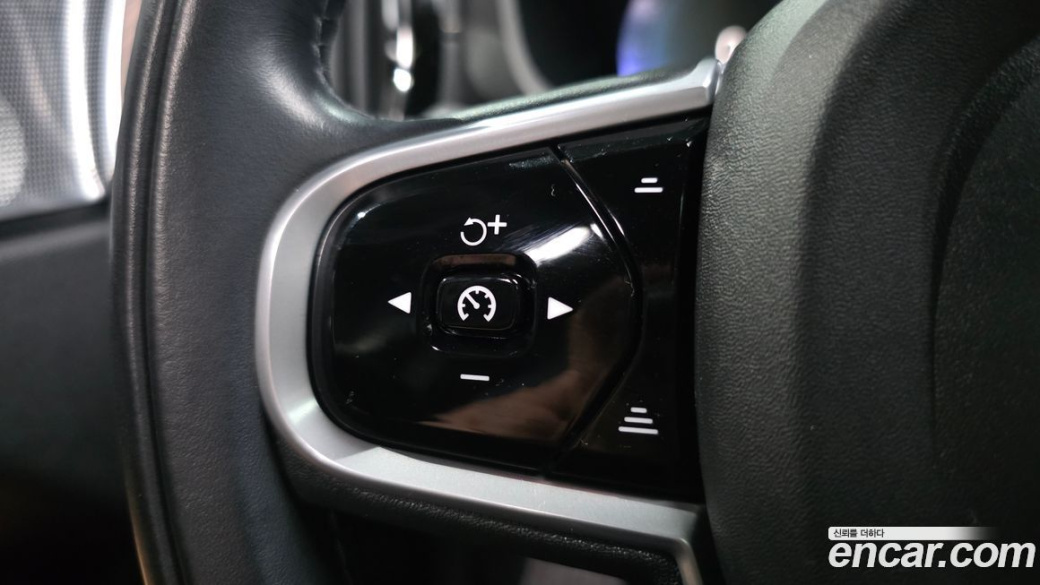 Volvo XC60 B5 Inscription, 2022