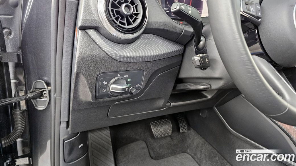 Audi Q2 35 TDI Premium, 2023
