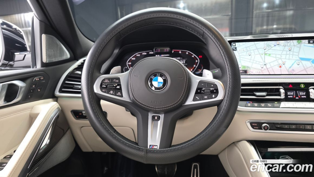 BMW X6 M50i, 2022