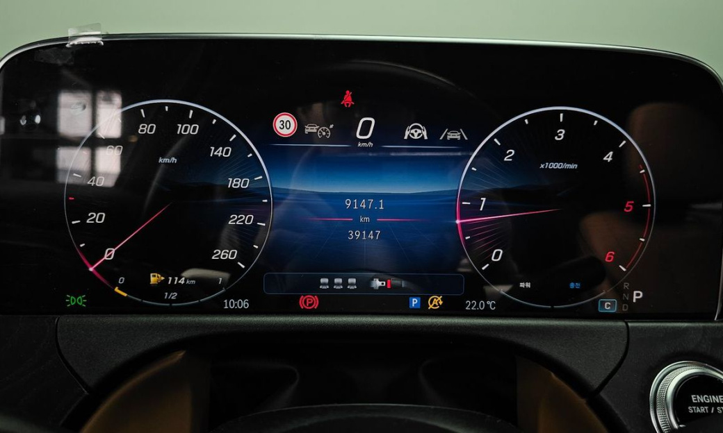 Mercedes-Benz E-Class E220d 4MATIC Exclusive, 2024