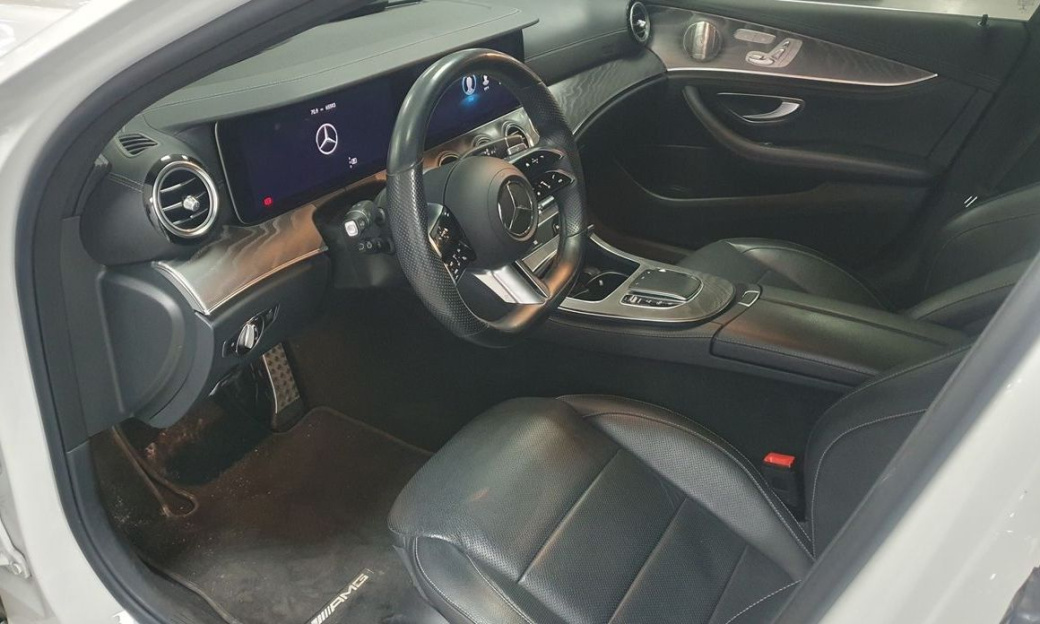 Mercedes-Benz E-Class E350 4MATIC AMG Line, 2022