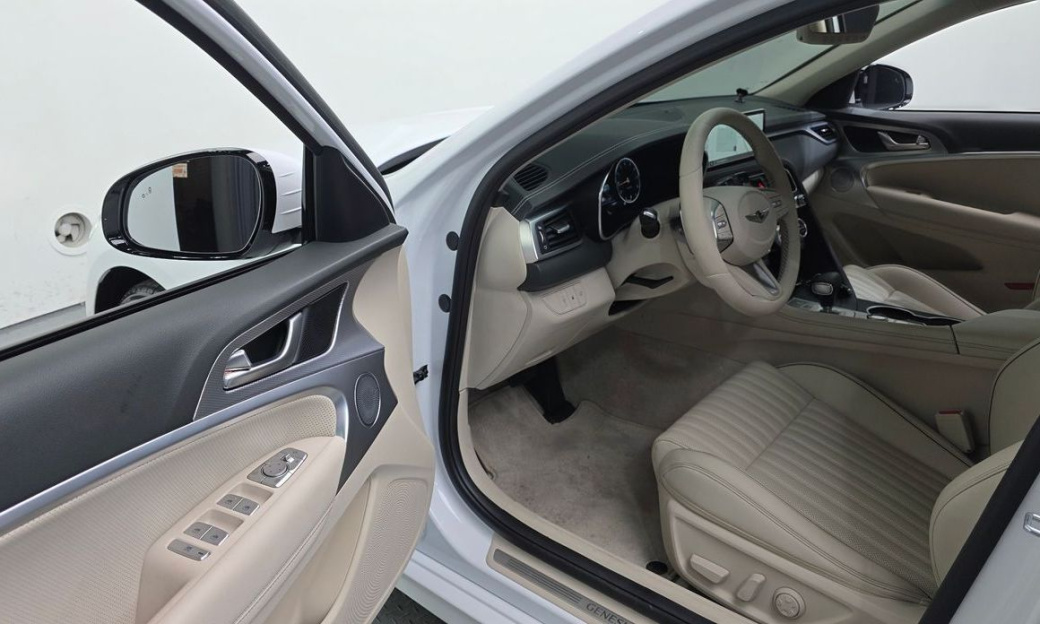Genesis G70 Gasoline 2.0T 4WD, 2022
