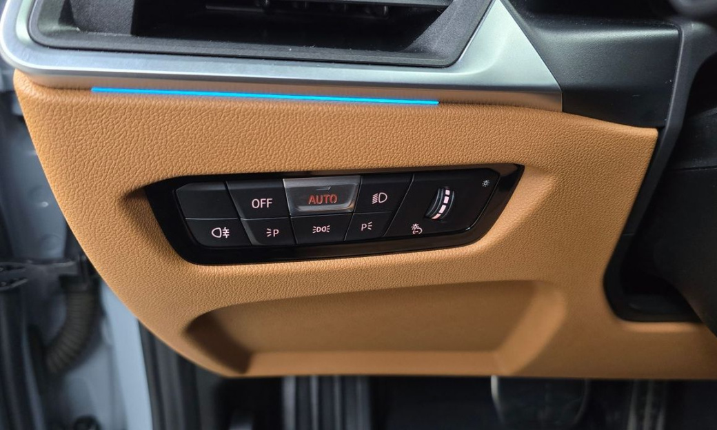 BMW 3-Series 320i Touring M Sports, 2024