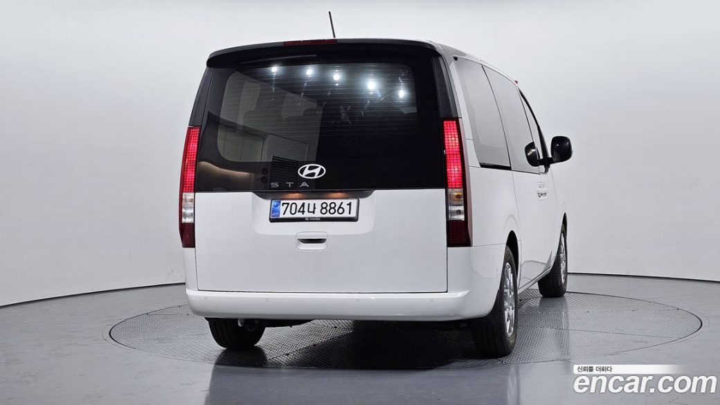 Hyundai Staria Tourer 11-Seater, 2025