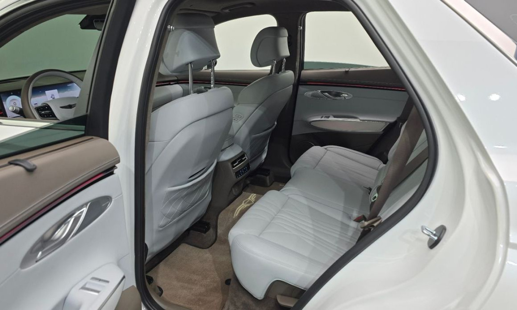Genesis GV70 2.5T Gasoline 2WD, 2025