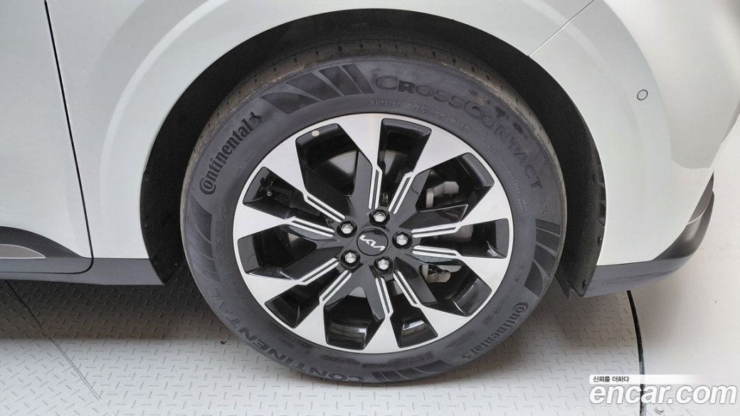 Kia Carnival 7-Seater Signature, 2023