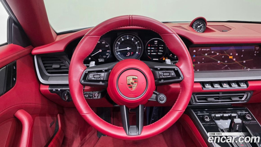 Porsche 911 Carrera 4 Cabriolet, 2024