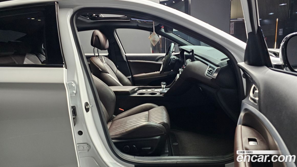 Genesis G70 Gasoline 2.0T 2WD, 2022
