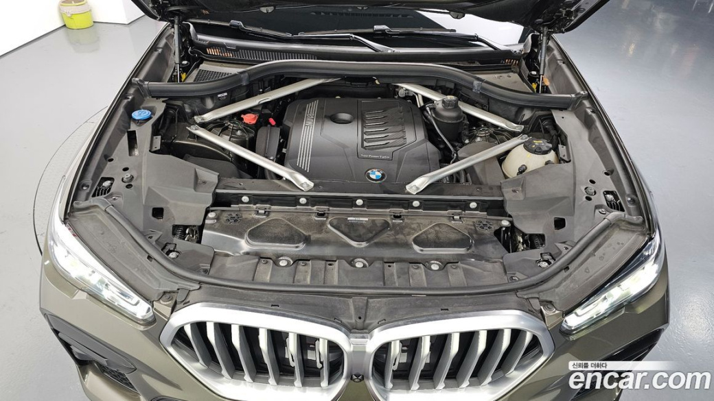 BMW X6 xDrive40i M Sport, 2022