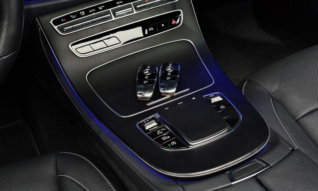 Mercedes-Benz E-Class E250 AMG Line, 2023