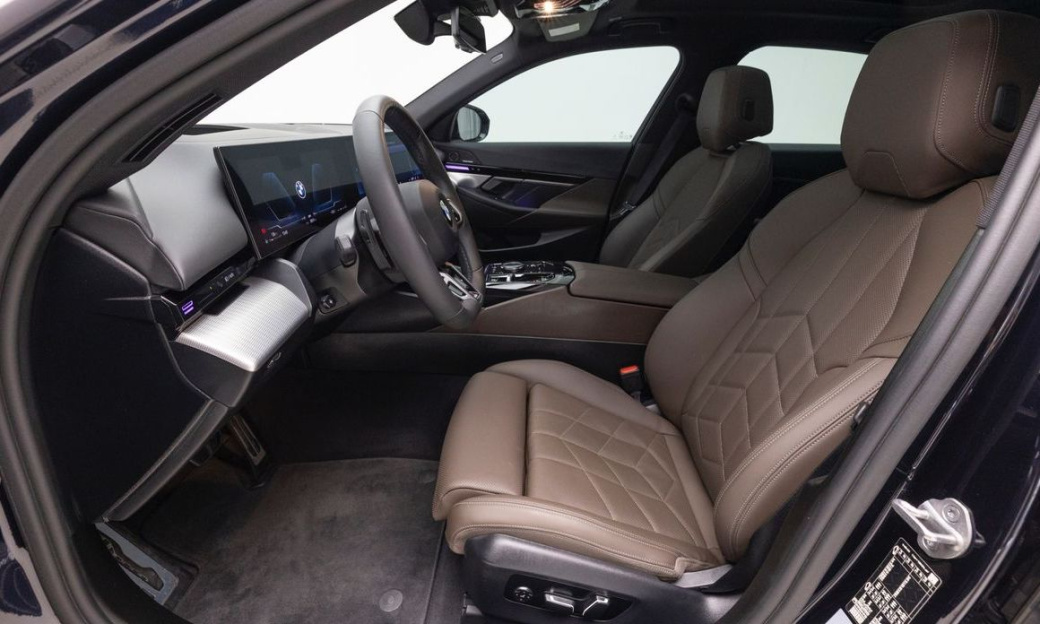 BMW 5-Series 520i M Sport, 2024