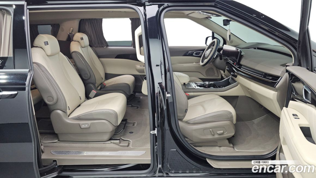 Kia Carnival 9-Seater Hi Limousine, 2024