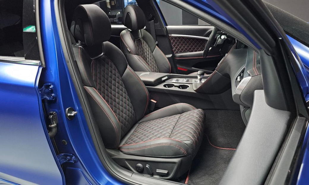 Genesis G70 Gasoline 2.5T 4WD, 2025