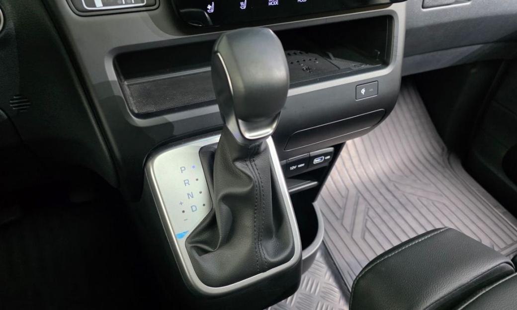 Hyundai Staria 4WD Tourer 9-Seater, 2023