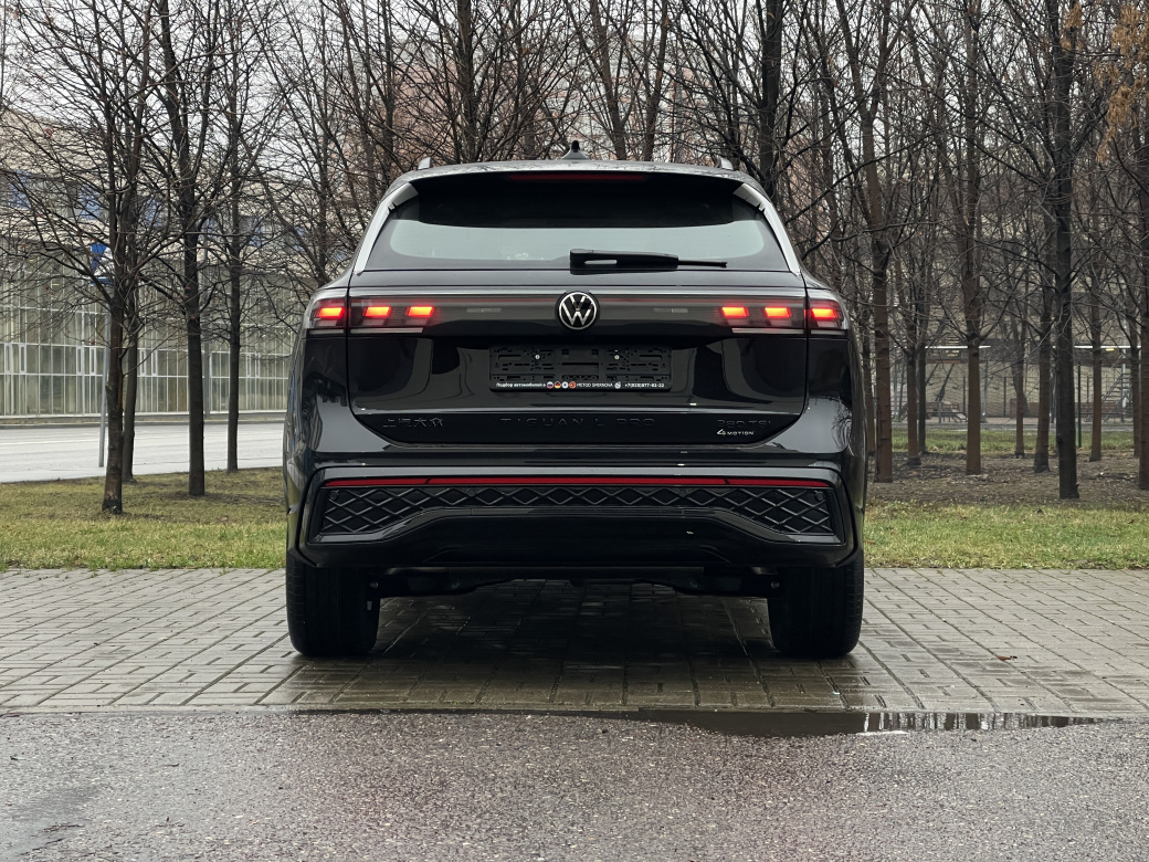 Volkswagen Tiguan L Pro
