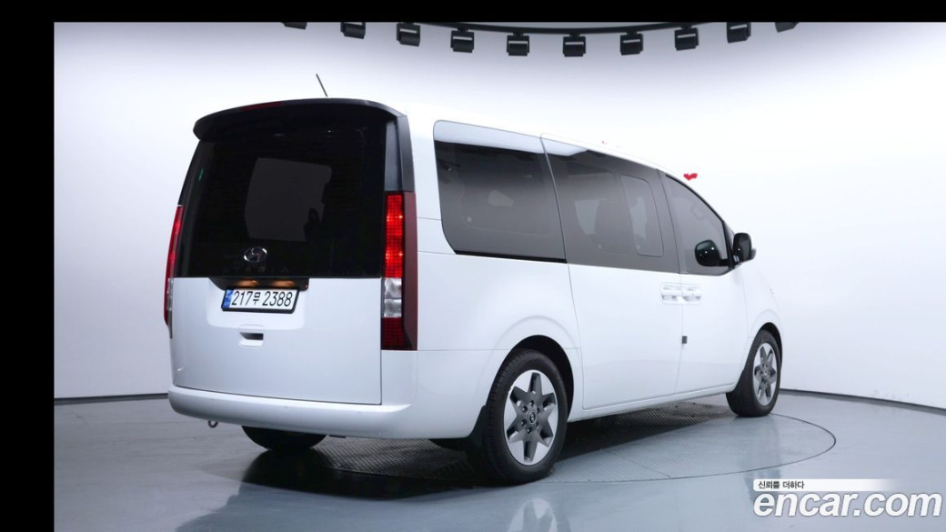 Hyundai Staria 4WD Tourer 9-Seater, 2024