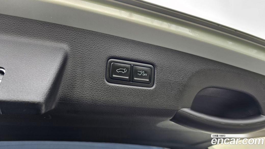 Kia Carnival 9-Seater Prestige, 2025