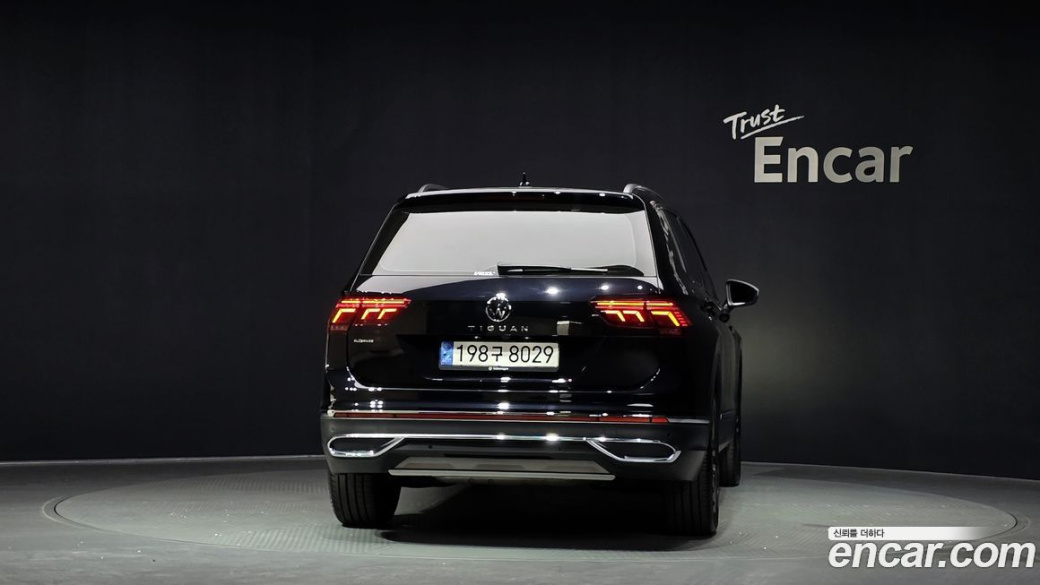 Volkswagen Tiguan 2.0 TSI Prestige, 2023