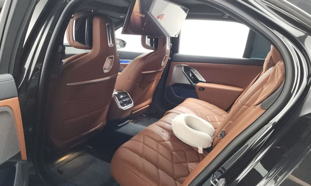 BMW 7-Series 740i xDrive M Sport, 2025