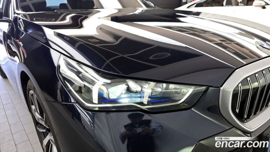 BMW 5-Series 530i xDrive M Sport, 2024