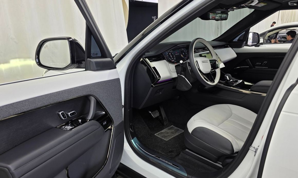 Land Rover Range Rover Sport P400 AB, 2025