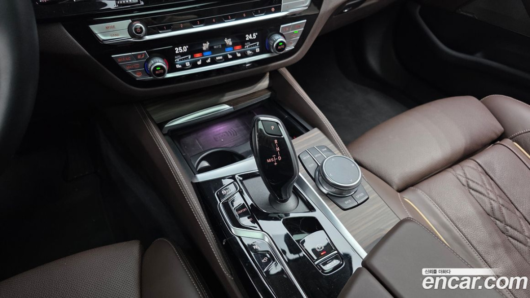 BMW 5-Series 530i xDrive Luxury, 2023