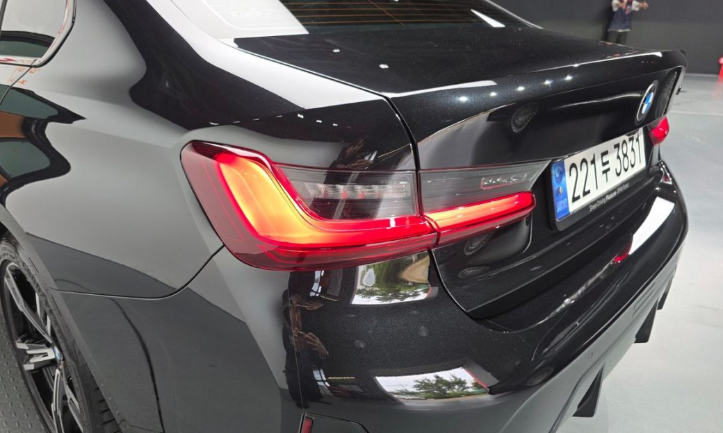 BMW 3-Series 320i M Sport, 2024