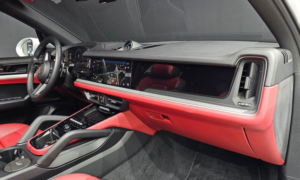 Porsche Cayenne 3.0, 2024