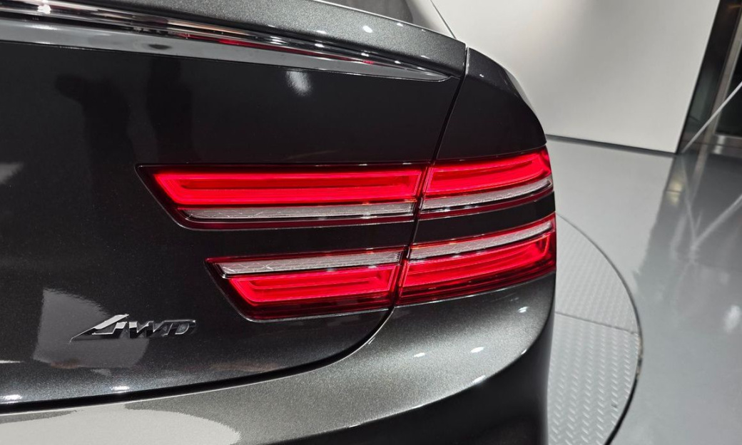 Genesis G80 Gasoline 2.5 Turbo AWD, 2025