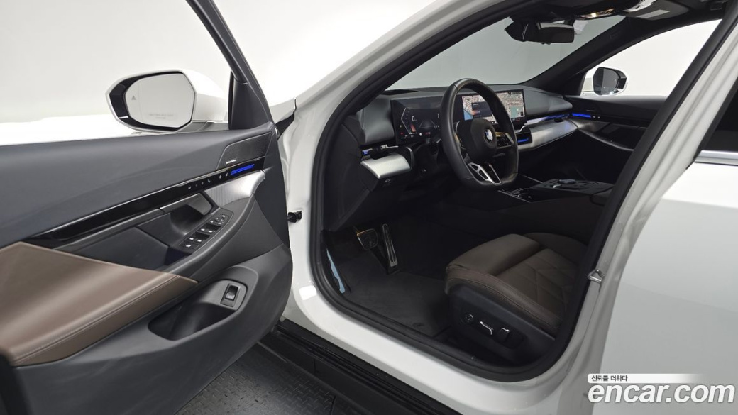 BMW 5-Series 520i M Sport, 2024