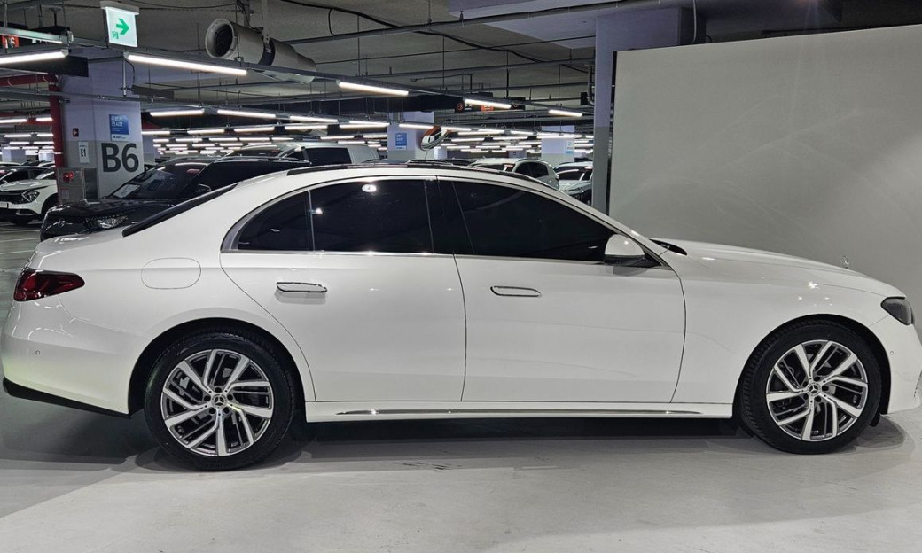 Mercedes-Benz E-Class E220d 4MATIC Exclusive, 2025