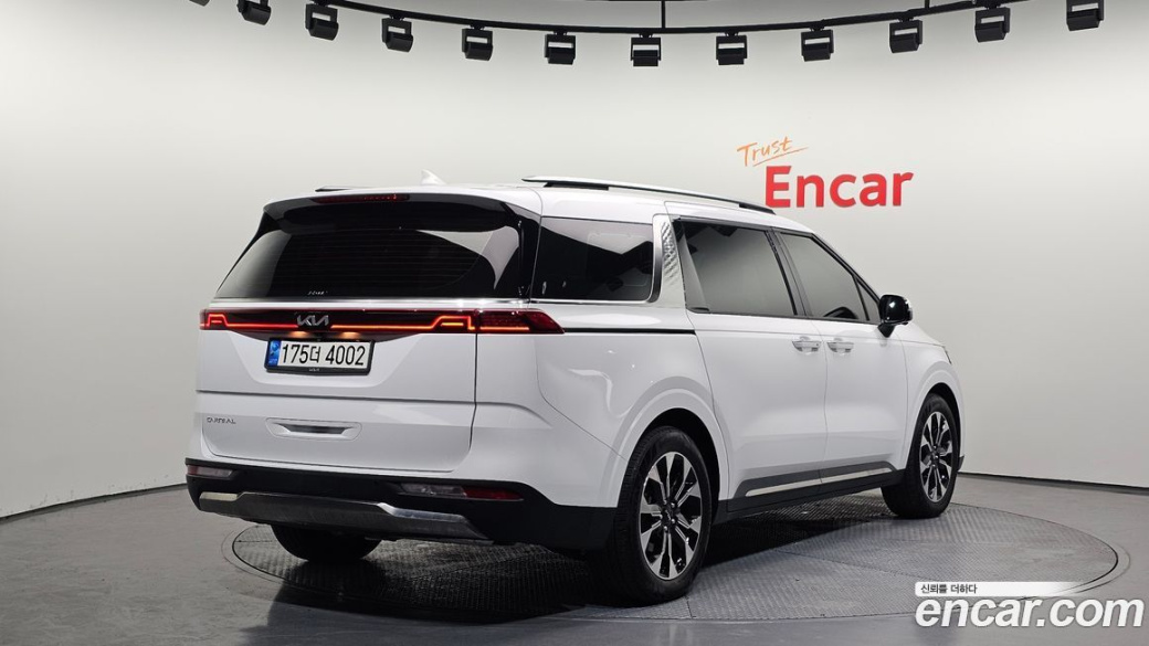 Kia Carnival 9-Seater Signature, 2023