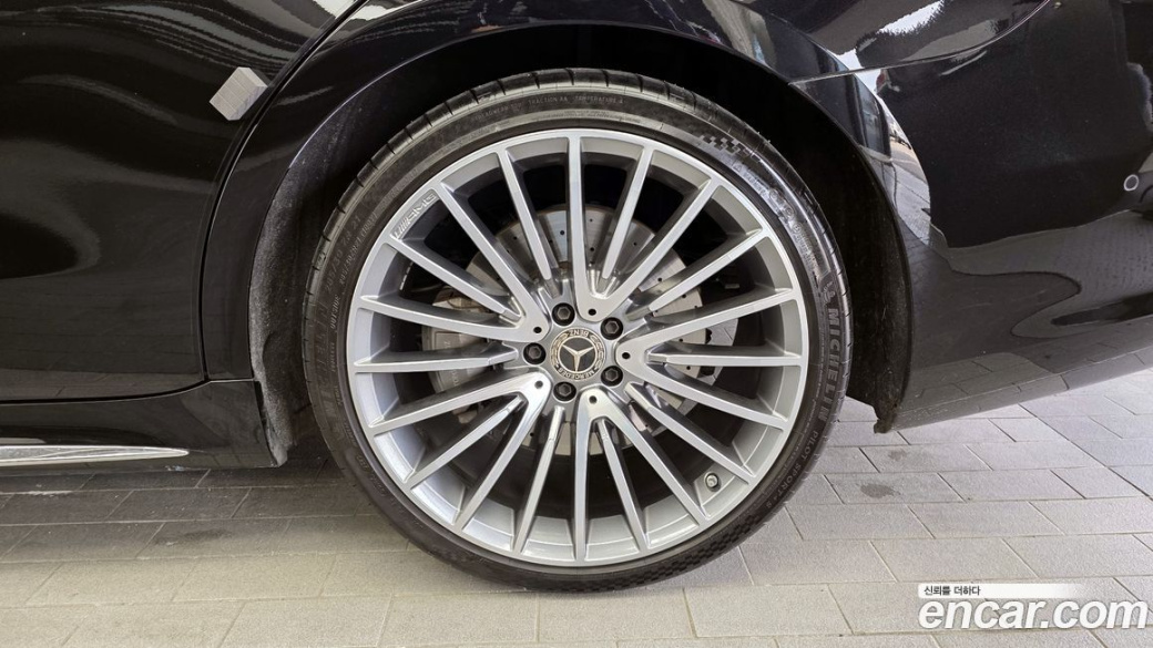 Mercedes-Benz S-Class S500L 4MATIC, 2023