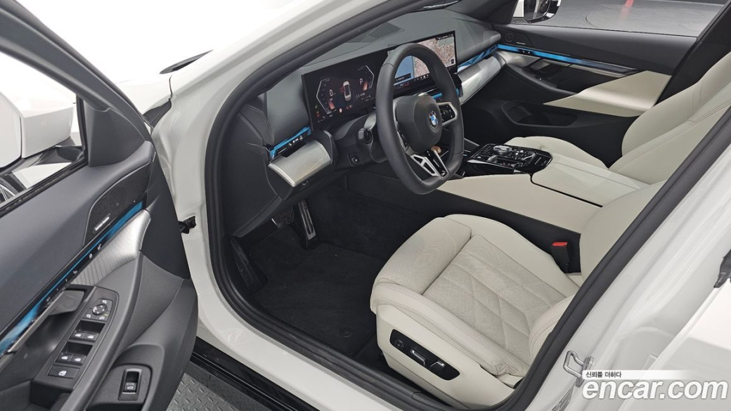 BMW 5-Series 520i M Sport, 2025