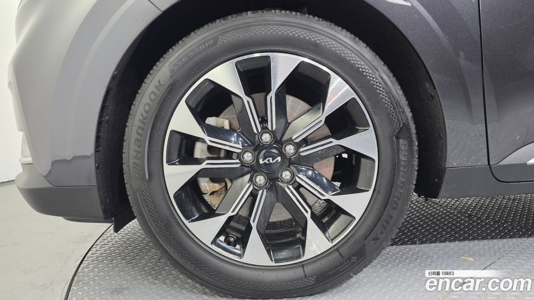 Kia Carnival 7-Seater Outdoor, 2022