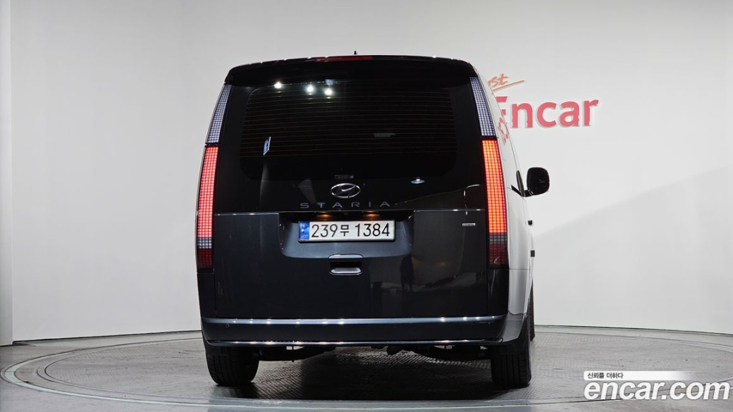 Hyundai Staria 4WD Lounge 9-Seater, 2023