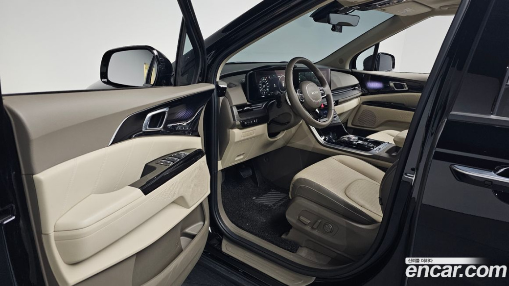 Kia Carnival 9-Seater Signature, 2023