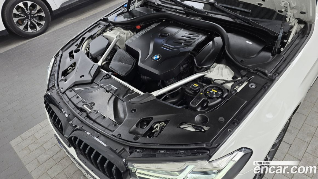 BMW 5-Series 520i M Sport, 2023